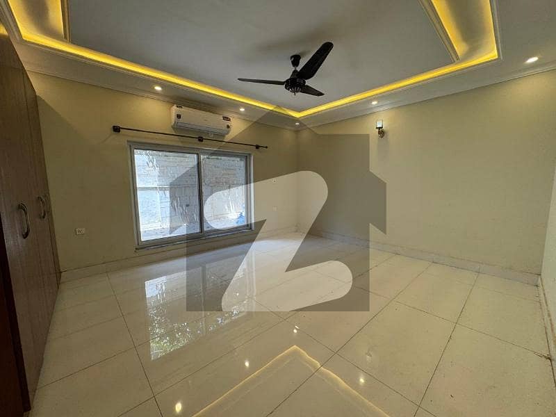 House Of 2 Kanal Available In F-6/2 House Of 2 Kanal Available In F-6/2