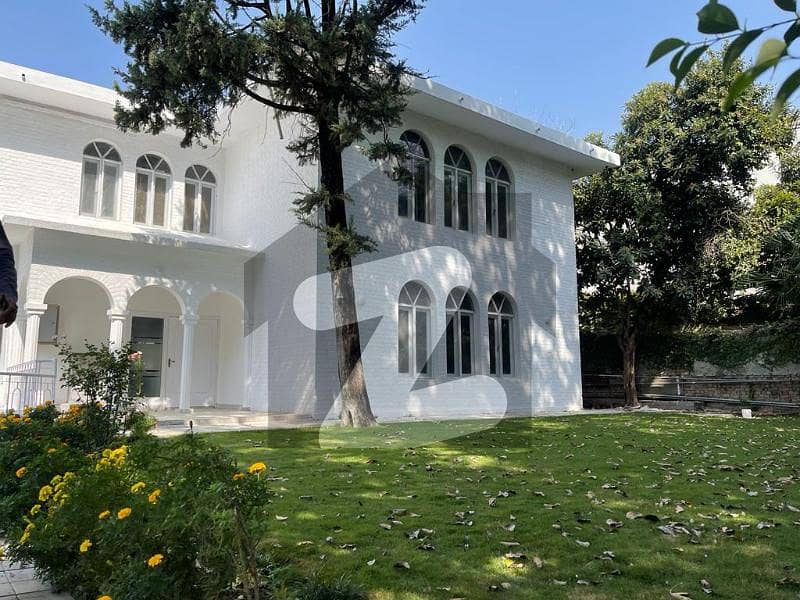 Prime Location Excellent House 4 Beds Newly Renovated Only Foreigners Prime Location Excellent House 4 Beds Newly Renovated Only Foreigners