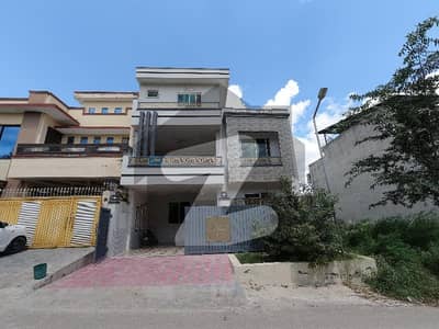 جناح گارڈنز فیز 1 جناح گارڈنز,ایف ای سی ایچ ایس,اسلام آباد میں 4 کمروں کا 7 مرلہ مکان 2.85 کروڑ میں برائے فروخت۔