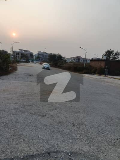 Zamar velly vip block corner plot of sale is available