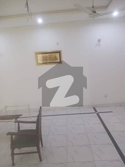 داؤد ریذیڈنسی - عثمان بلاک داؤد ریذیڈنسی ہاؤسنگ سکیم,ڈیفینس روڈ,لاہور میں 2 کمروں کا 5 مرلہ بالائی پورشن 35.0 ہزار میں کرایہ پر دستیاب ہے۔ داؤد ریذیڈنسی - عثمان بلاک داؤد ریذیڈنسی ہاؤسنگ سکیم,ڈیفینس روڈ,لاہور میں 2 کمروں کا 5 مرلہ بالائی پورشن 35.0 ہزار میں کرایہ پر دستیاب ہے۔
