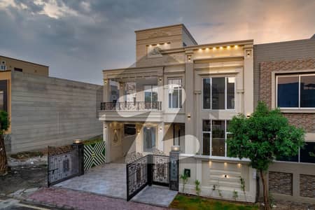 10 Marla Brand New House For Sale Semi Furnished 10 Marla Brand New House For Sale Semi Furnished