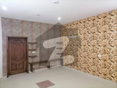 پاک عرب سوسائٹی فیز 1 - بلاک بی پاک عرب ہاؤسنگ سوسائٹی فیز 1,پاک عرب ہاؤسنگ سوسائٹی,لاہور میں 6 کمروں کا 9 مرلہ مکان 3.2 کروڑ میں برائے فروخت۔