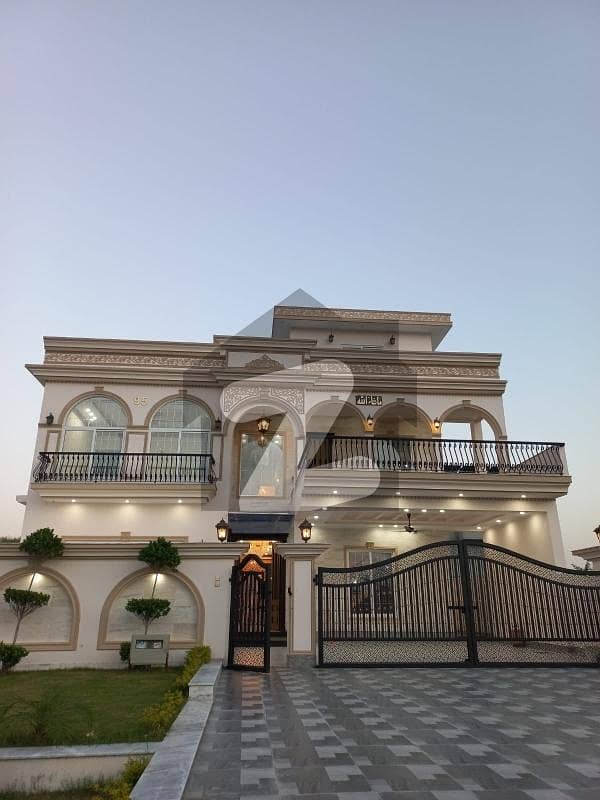 Highly-Desirable 20 Marla House Available In G-13 Highly-Desirable 20 Marla House Available In G-13