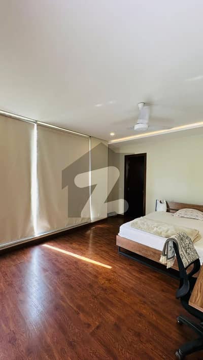 1 Kanal Brand New Villa Available For Rent With Golf View