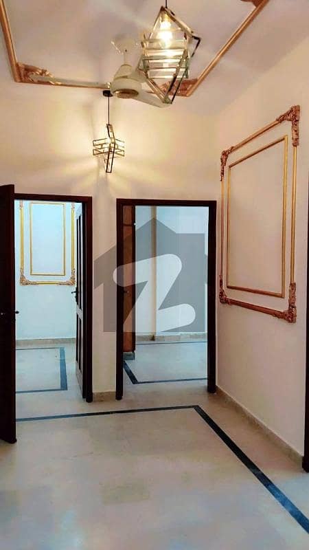 3bed flat for sale in G15 mini market 3bed flat for sale in G15 mini market