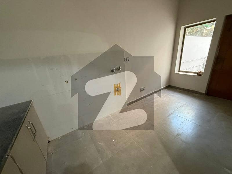 F7 Very Beautiful 5 Bedrooms House Like Brand New