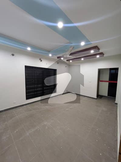 In Gulberg Residencia Upper Portion For rent Sized 10 Marla