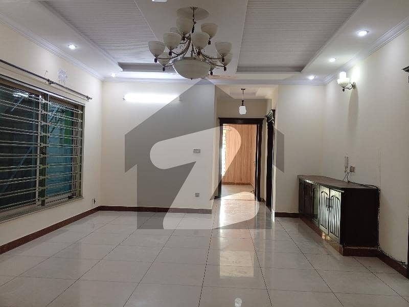 بحریہ ٹاؤن ۔ سفاری ولاز بحریہ ٹاؤن راولپنڈی,راولپنڈی میں 5 کمروں کا 13 مرلہ مکان 1.25 لاکھ میں کرایہ پر دستیاب ہے۔ بحریہ ٹاؤن ۔ سفاری ولاز بحریہ ٹاؤن راولپنڈی,راولپنڈی میں 5 کمروں کا 13 مرلہ مکان 1.25 لاکھ میں کرایہ پر دستیاب ہے۔