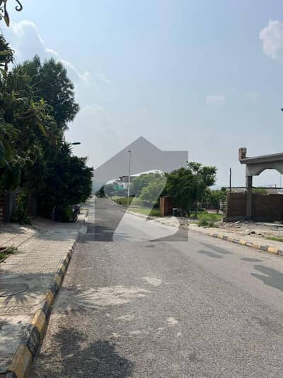 Prime location 10 Marla plot For Sale, Sector C