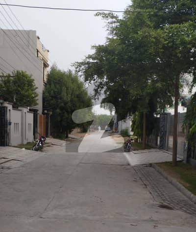 جی ٹی روڈ كاموكى میں 5 مرلہ رہائشی پلاٹ 74.0 لاکھ میں برائے فروخت۔