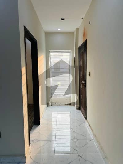 3 MARLA BRAND NEW FLAT 2ND FLOOR AVAILABLE FOR SALE IN PALM VILLASE LAHORE