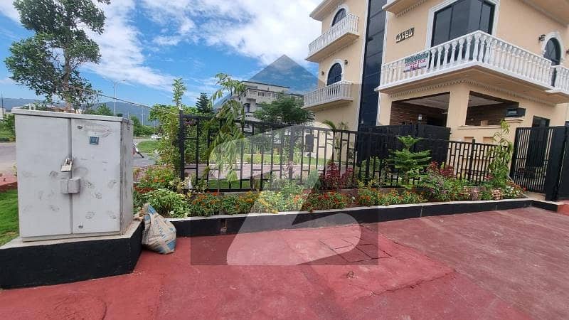 BEAUTIFUL LOCATION BRAND NEW HOUSE FOR SALE BEAUTIFUL LOCATION BRAND NEW HOUSE FOR SALE