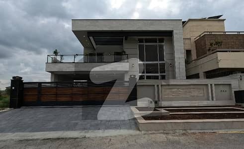 On Excellent Location D-12/2 1 Kanal House Up For sale