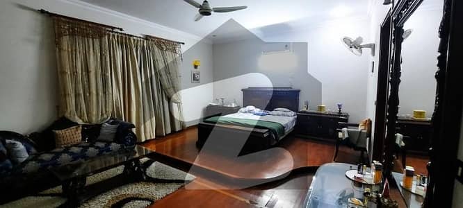 2000 Sq Yard Very Well Maintained Bungalow Is Available For Rent
