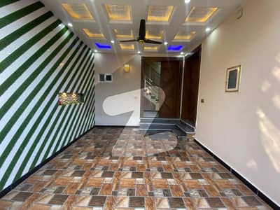 ڈی سی کالونی - ساون بلاک ڈی سی کالونی,گوجرانوالہ میں 4 کمروں کا 5 مرلہ مکان 2.3 کروڑ میں برائے فروخت۔