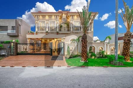 لیک سٹی میڈوز لاہور میں 4 کمروں کا 10 مرلہ مکان 4.5 کروڑ میں برائے فروخت۔