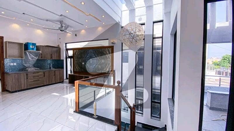 BRAND NEW HOUSE FOR RENT AVAILABLE BRAND NEW HOUSE FOR RENT AVAILABLE