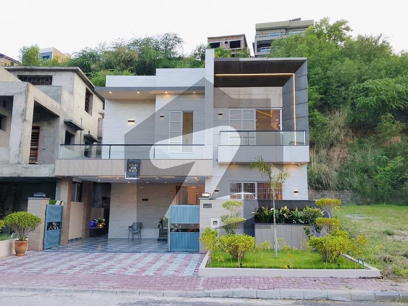 Ultra Modern Luxurious 10 Marla House For Sale