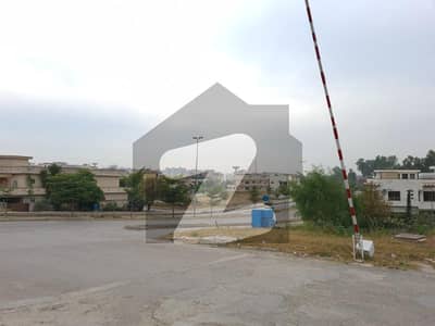 ڈی ۔ 12/4 ڈی ۔ 12,اسلام آباد میں 1 کنال رہائشی پلاٹ 12.5 کروڑ میں برائے فروخت۔