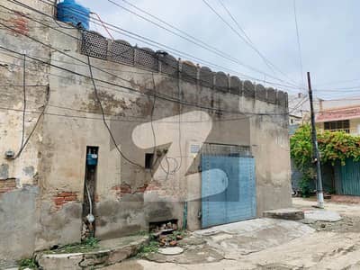 6.1 Marla Corner House At A Prime Location In Madina Town