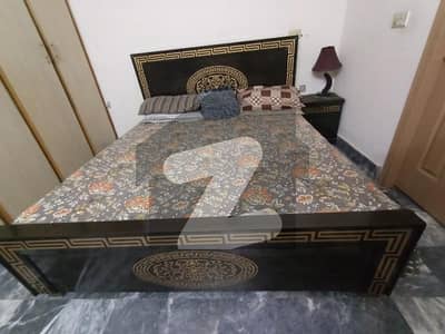 AHMED ASSOCIATES OFFERS 5 MARLA FULLY FURNISHED UPPER PORTION FOR RENT IN PCSiR PHASE 2 NEAR TO SHUKAT KHANUM HOSPITAL LAHORE.