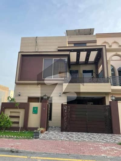Vip 5 Marla Used House Available For Sale In Bahria Town Lahore