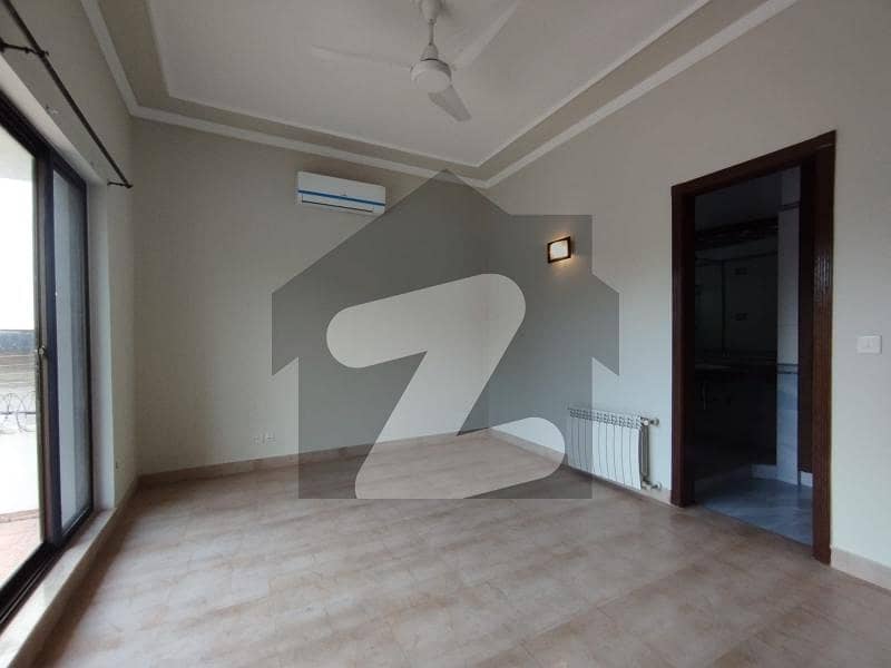 F-7 Newly Renovated 4 Bed House F-7 Newly Renovated 4 Bed House