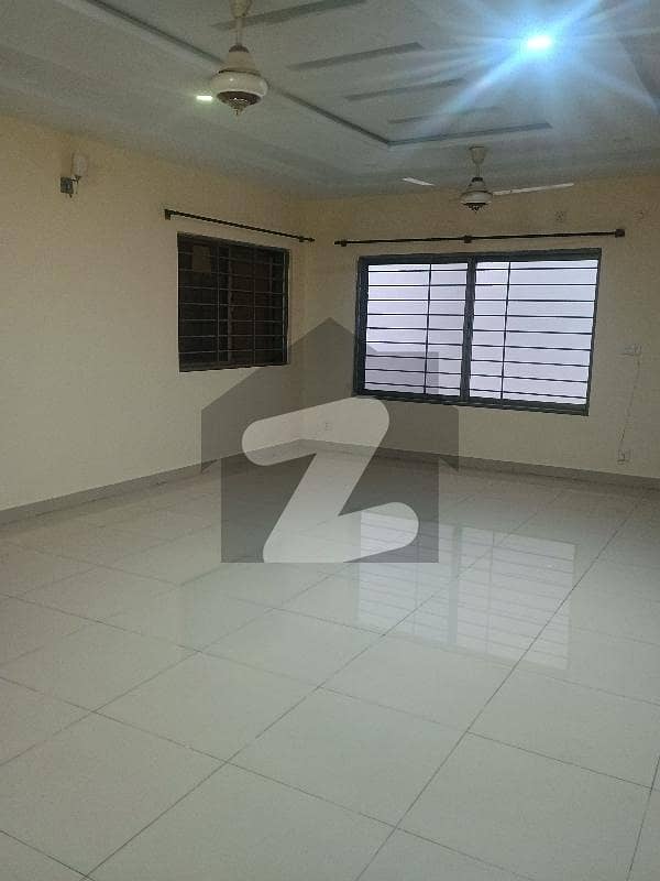 House Spread Over 10 Marla In G-13/3 Available House Spread Over 10 Marla In G-13/3 Available