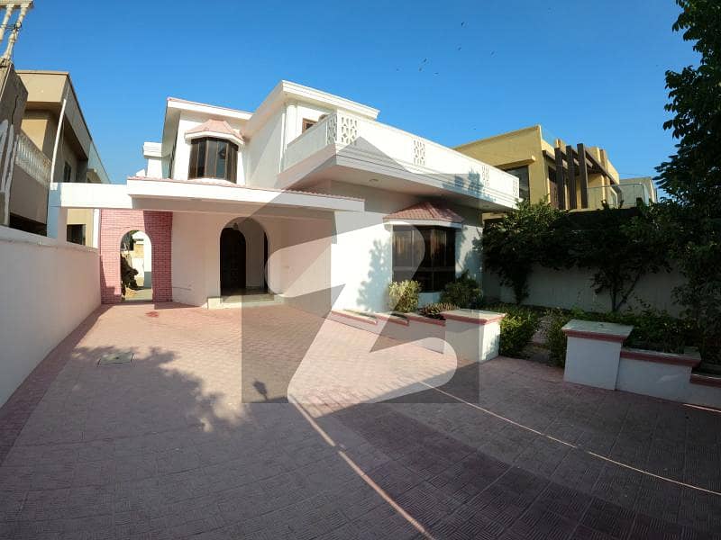 500 YARDS BUNGALOW FOR SALE PHASE 5 500 YARDS BUNGALOW FOR SALE PHASE 5