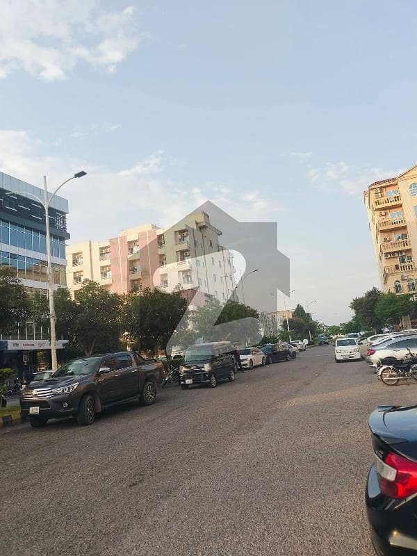 COMMERCIAL PLOT FOR SALE COMMERCIAL PLOT FOR SALE