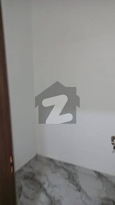 Want To Buy A Prime Location Flat In Shaheed Millat Road?