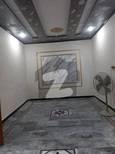 لہتاراڑ روڈ اسلام آباد میں 3 کمروں کا 5 مرلہ مکان 25.0 ہزار میں کرایہ پر دستیاب ہے۔