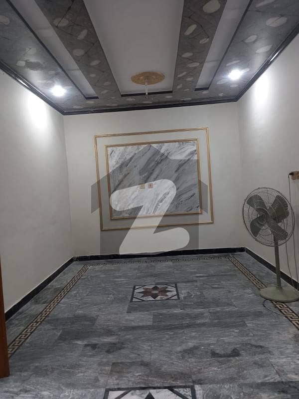 لہتاراڑ روڈ اسلام آباد میں 3 کمروں کا 5 مرلہ مکان 25.0 ہزار میں کرایہ پر دستیاب ہے۔