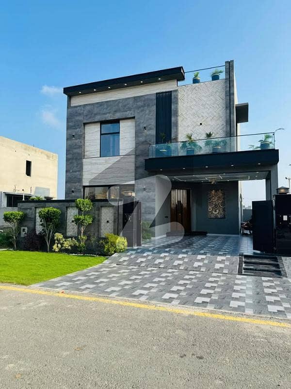272 Sq Yard Modern Design House Available For Sale