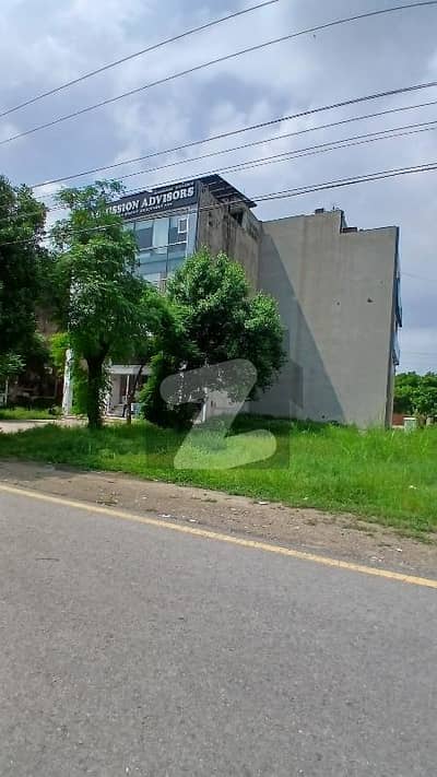 4marla corner facing parking Huge Parking both side