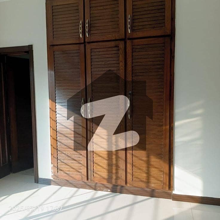 E 11 4 Bed Upper Portion Available For Rent
