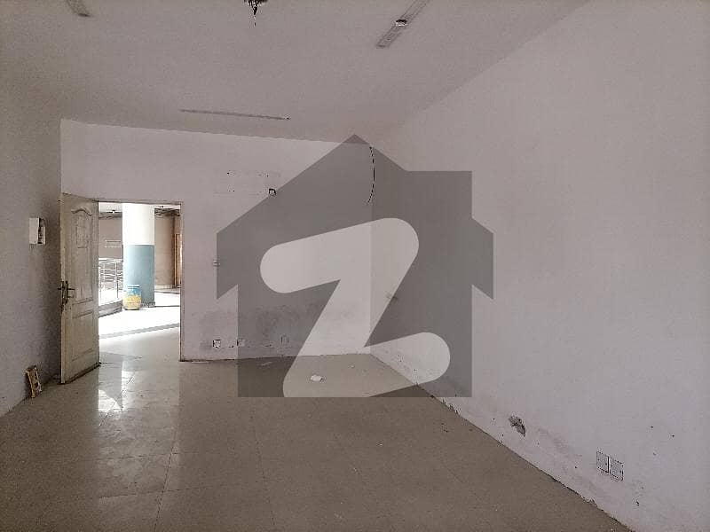 550 Square Feet Office For Grabs In Gulberg