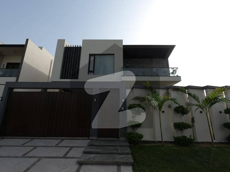 ڈی ایچ اے فیز 8 ڈی ایچ اے ڈیفینس,کراچی میں 7 کمروں کا 1 کنال مکان 36.5 کروڑ میں برائے فروخت۔