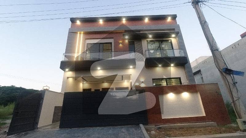 آئی ۔ 14 اسلام آباد میں 6 کمروں کا 8 مرلہ مکان 3.6 کروڑ میں برائے فروخت۔