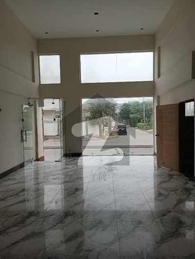 100 yards building available for rent