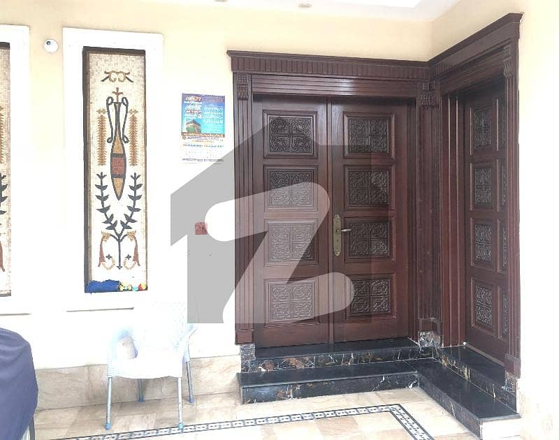 10 Marla House In Only Rs. 42000000 10 Marla House In Only Rs. 42000000