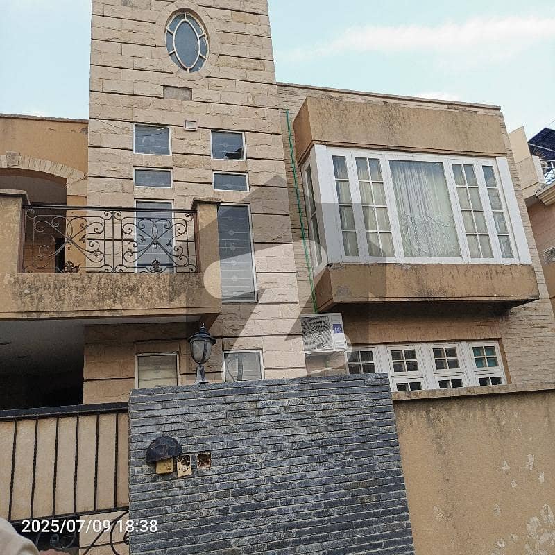 E-11/4 Ground Portion 3 Bed Attach Bath Drawing Dinning Tv Lounge Kitchen Servant Quarter E-11/4 Ground Portion 3 Bed Attach Bath Drawing Dinning Tv Lounge Kitchen Servant Quarter