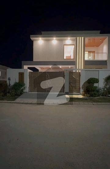 Prime Location 500 Square Yards House In Central DHA Phase 8 For sale Prime Location 500 Square Yards House In Central DHA Phase 8 For sale