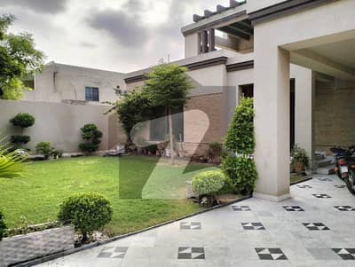 23 Marla Luxury House For Sale