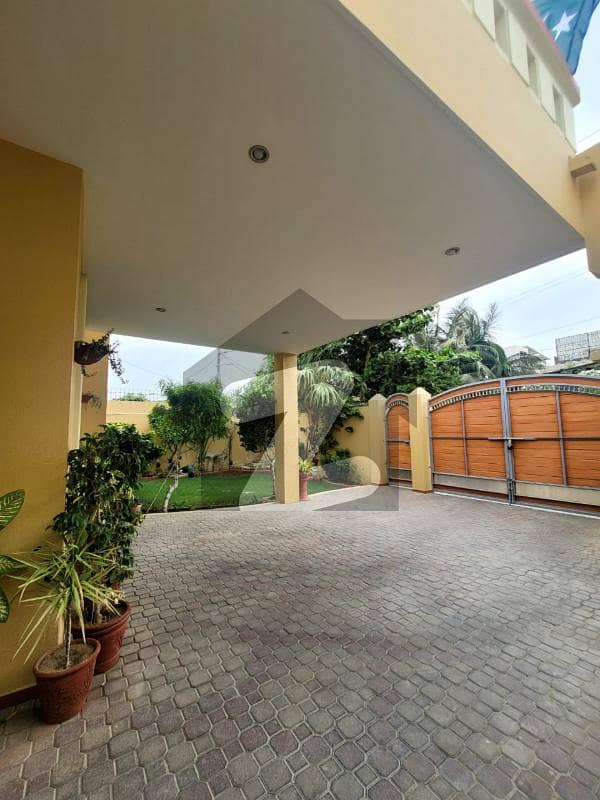 500 YARDS WELL MAINTAINED BUNGALOW FOR SALE