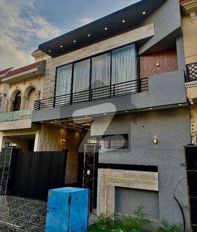 سٹی ہاؤسنگ سوسائٹی گوجرانوالہ میں 4 کمروں کا 5 مرلہ مکان 2.35 کروڑ میں برائے فروخت۔