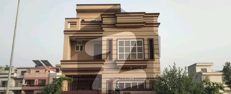 سٹی ہاؤسنگ سوسائٹی گوجرانوالہ میں 4 کمروں کا 5 مرلہ مکان 1.55 کروڑ میں برائے فروخت۔