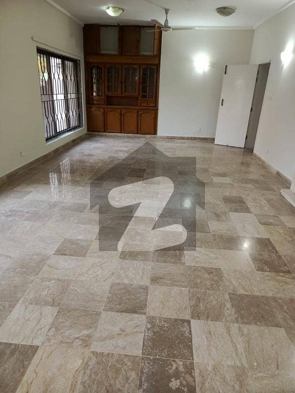 ایف ۔ 7 اسلام آباد میں 5 کمروں کا 1 کنال مکان 5.0 لاکھ میں کرایہ پر دستیاب ہے۔