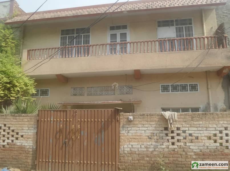 House Is Available For Sale - Satellite Town